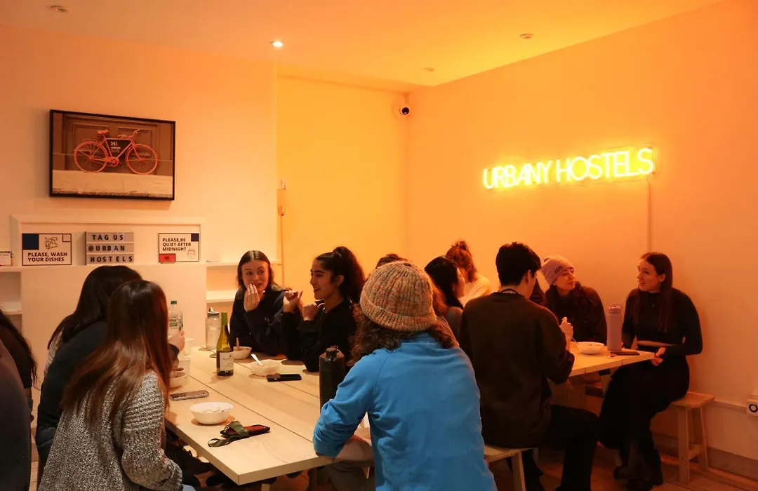 Urbany Hostel London 18-40 Years Old-1