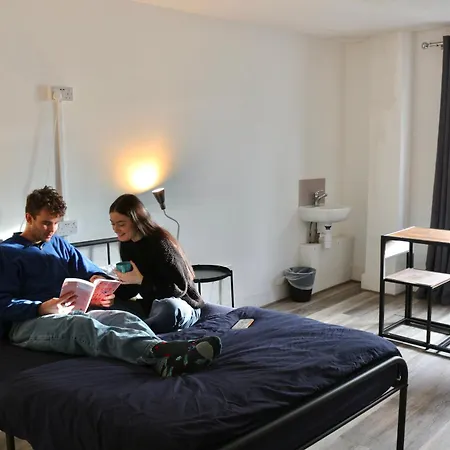 Urbany Hostel London 18-40 Years Old-2
